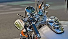 ¿Cuál son los mejores espejos retrovisores para tu moto?